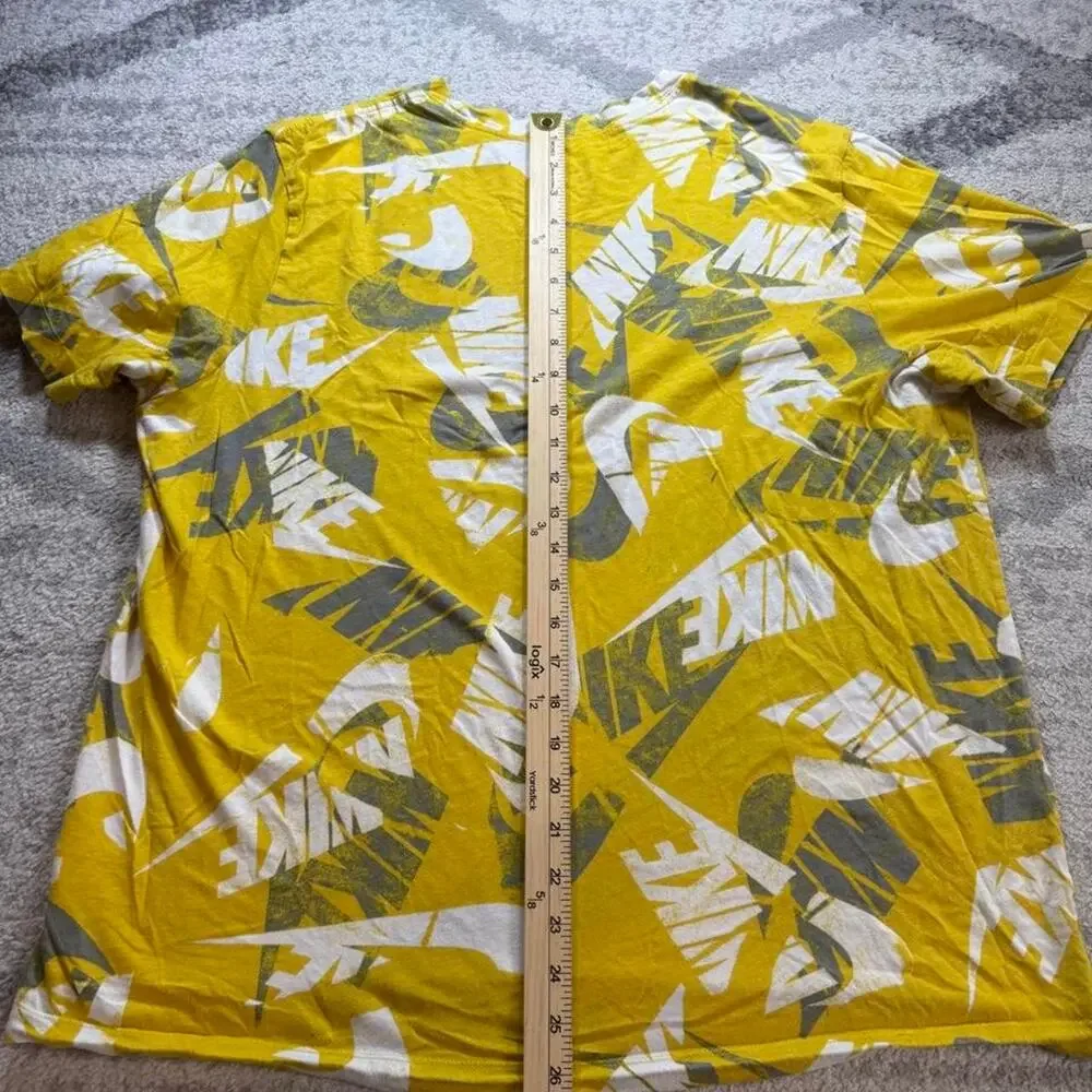 THE NIKE TEE SWOOSH LOGO ALL OVER TEE T SHIRT Mens XL Yellow